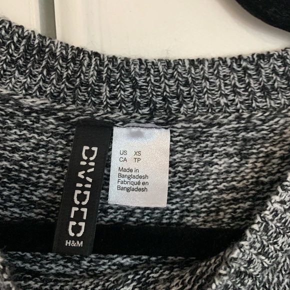 Divided H&M Sweater - Picture 3 of 3